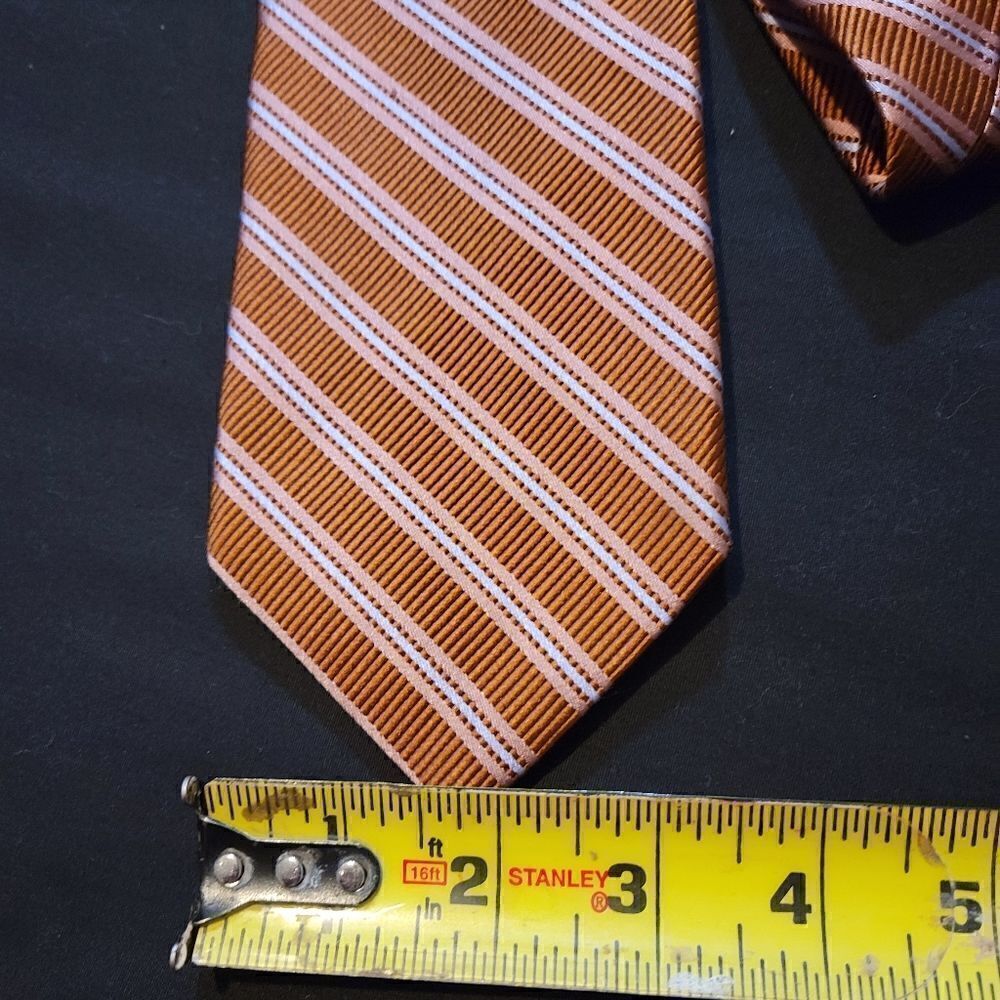 Hart Schaffner Marx tie - Picture 2 of 6